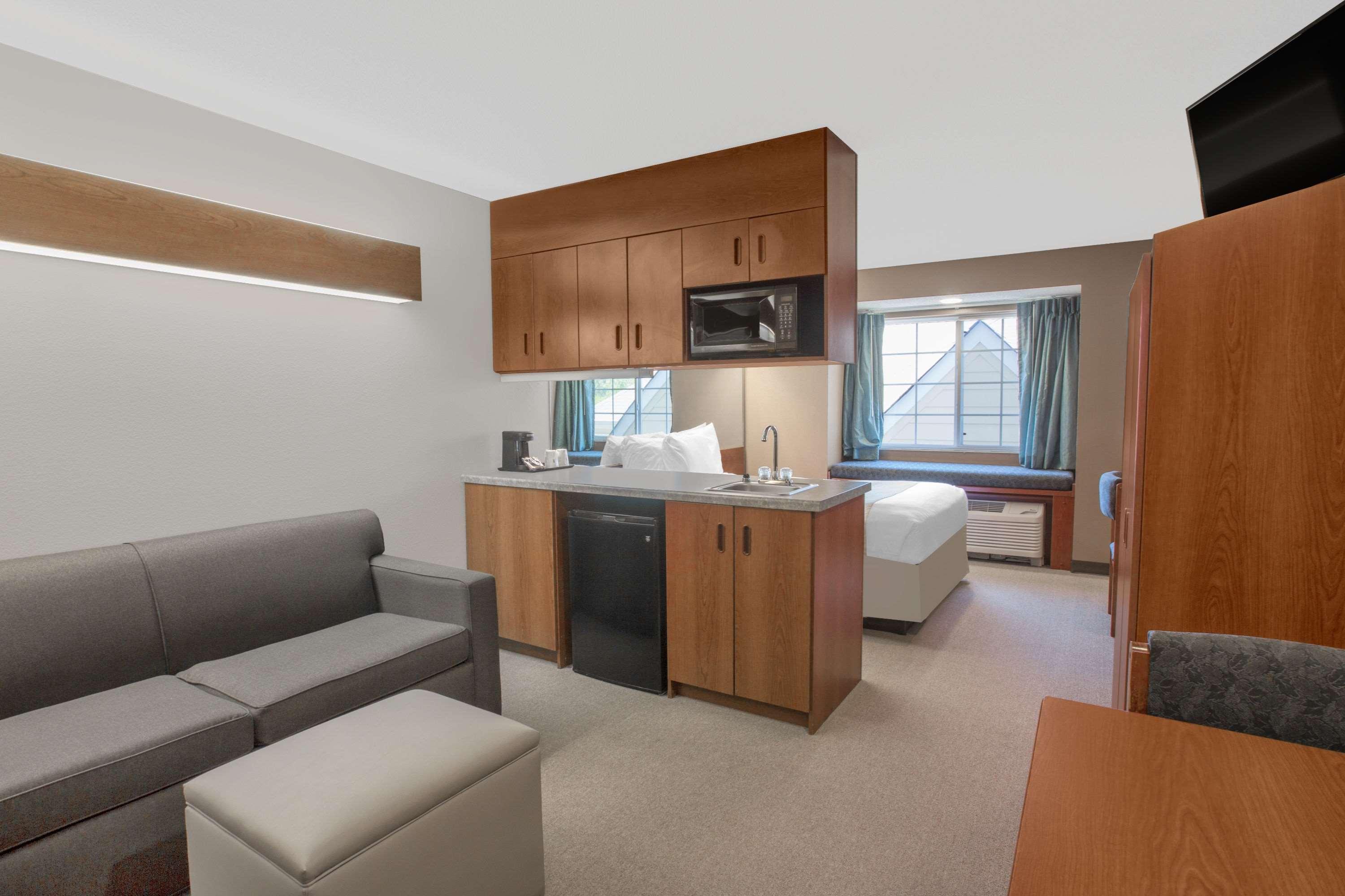 Microtel Inn & Suites By Wyndham Gardendale Esterno foto