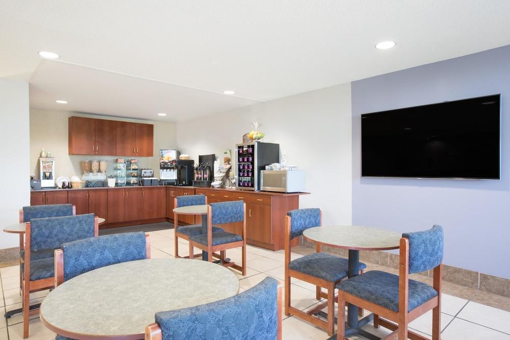 Microtel Inn & Suites By Wyndham Gardendale Esterno foto